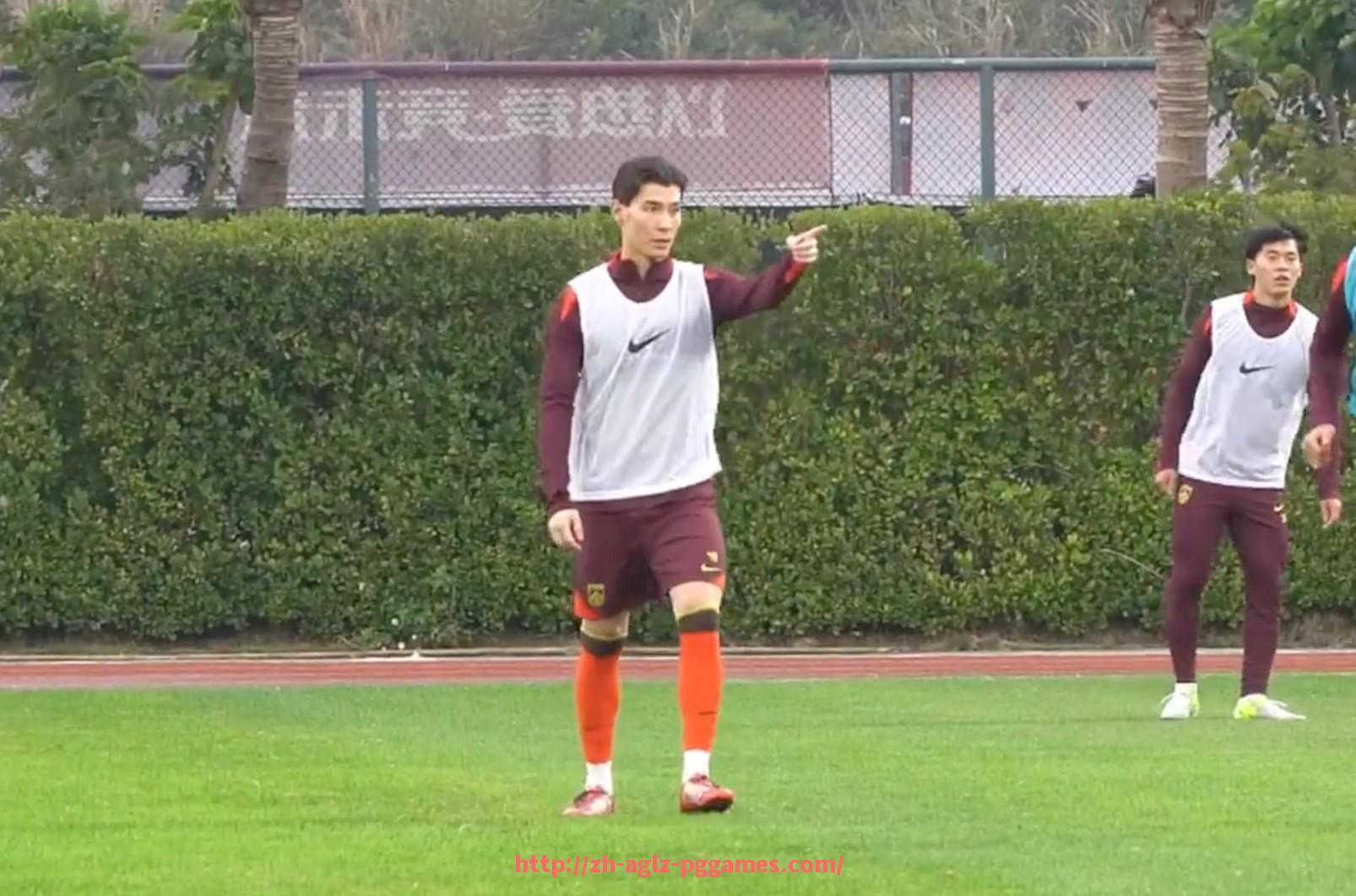 PG模拟器官方网站-德甲球队的转会汇总与球员动态分析