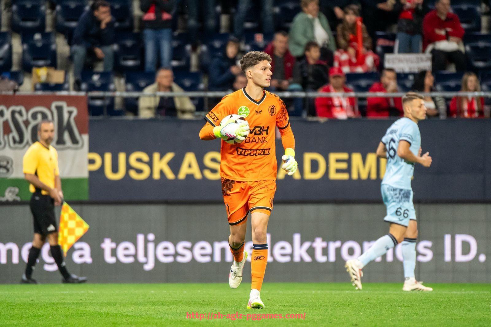 PG模拟器官方网站-英超头球能力最强球员盘点：制空力强者聚焦